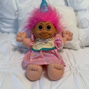 Vintage Russ Berrie 1990
Troll Kidz Happy Birthday Troll Doll 11"